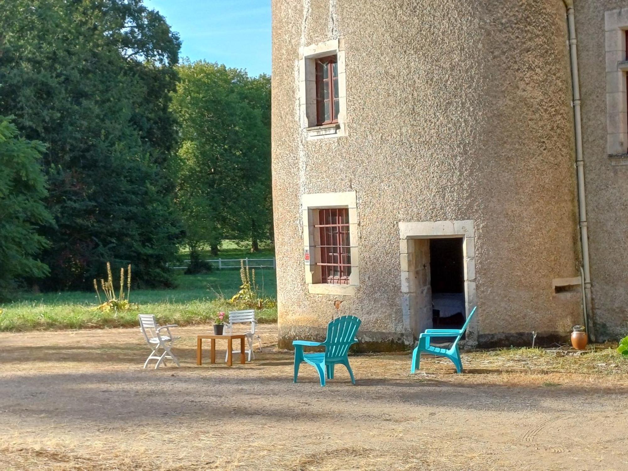 Chambre Dans Tour Du 15Eme Siecle Mauvieres Екстер'єр фото